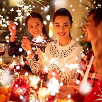 Проведи волшебную новогоднюю ночь в семейном кафе «Причал»!